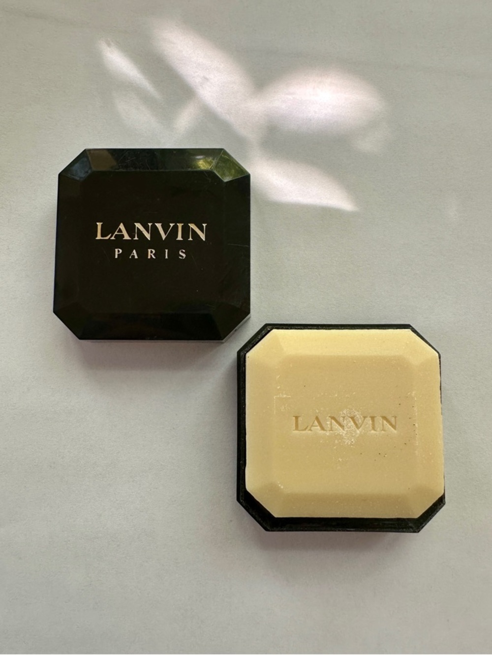 VINTAGE 1990s LANVIN PARIS UNISEX BAR SOAP SAVON JEWEL TRAVEL CASE 50g 1.65 oz